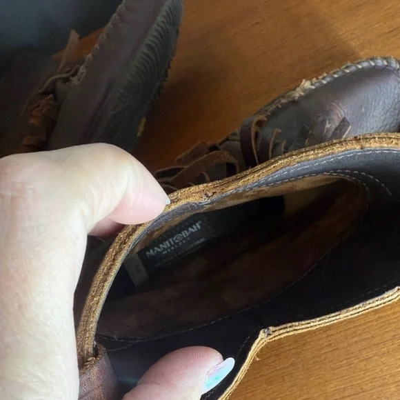 Manitobah Mukluks Okotoks boots in a brown or cocoa grain leather finish new !! - Picture 3 of 9